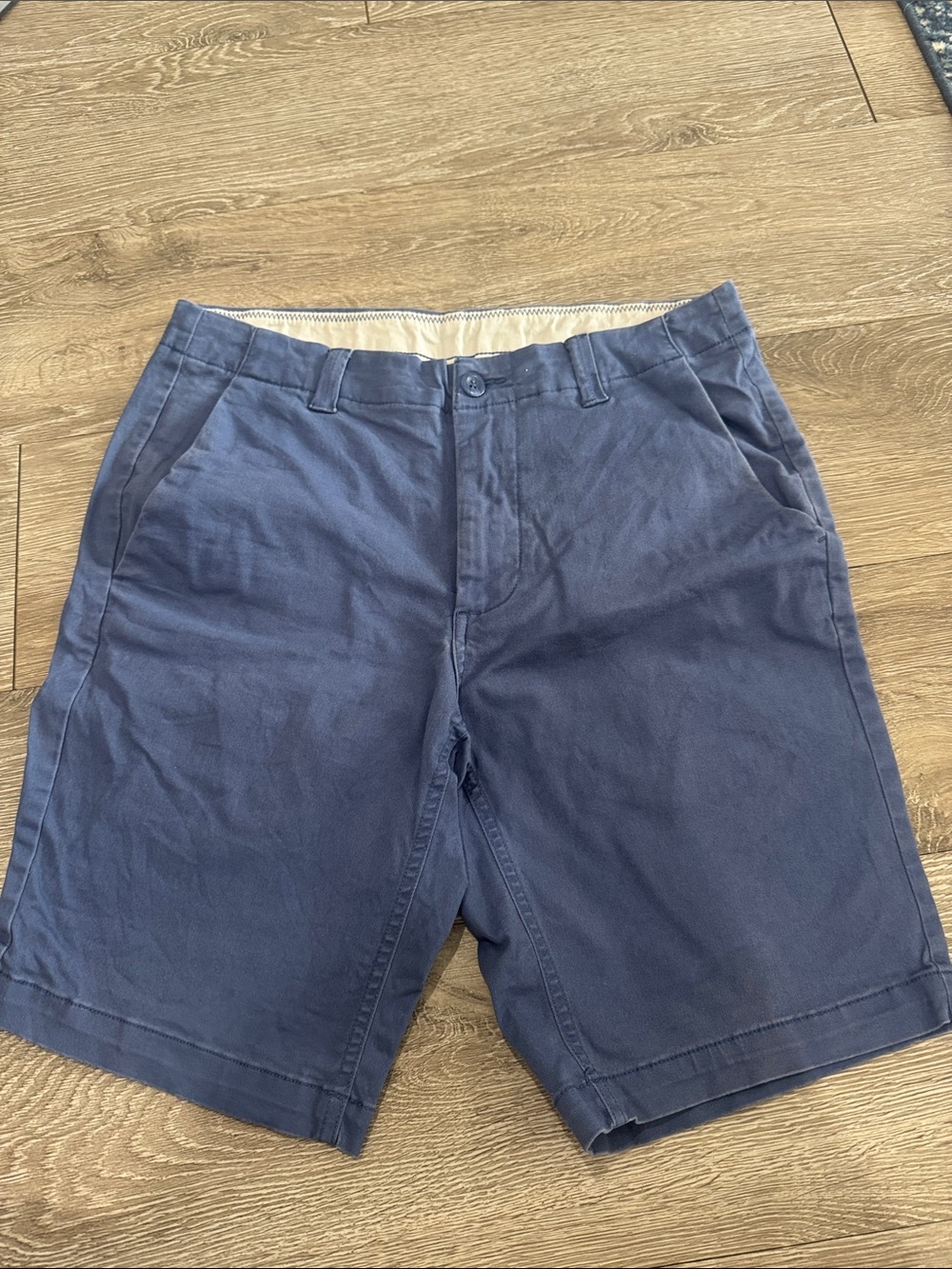 Men's Flat-Front Cotton Shorts in Navy